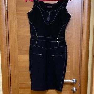 Elegant Black Midi Dress with Zipper Details